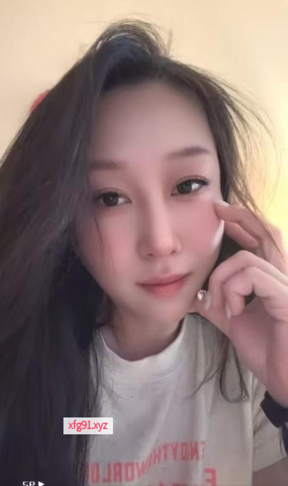 拉丝水床少妇 - 寻芳阁