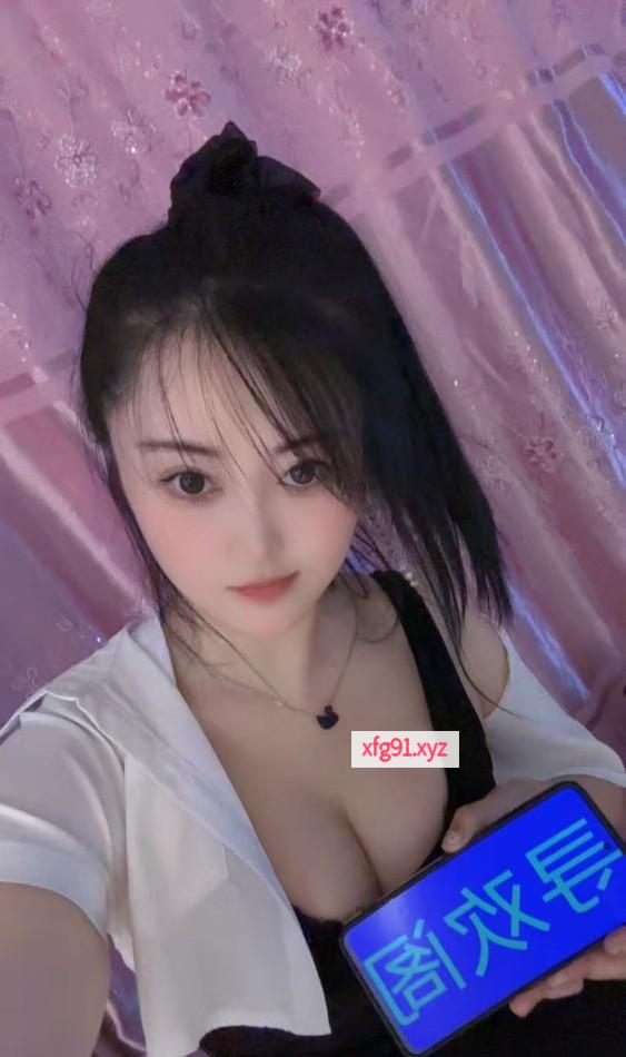 情趣催油翘臀美女 - 寻芳阁