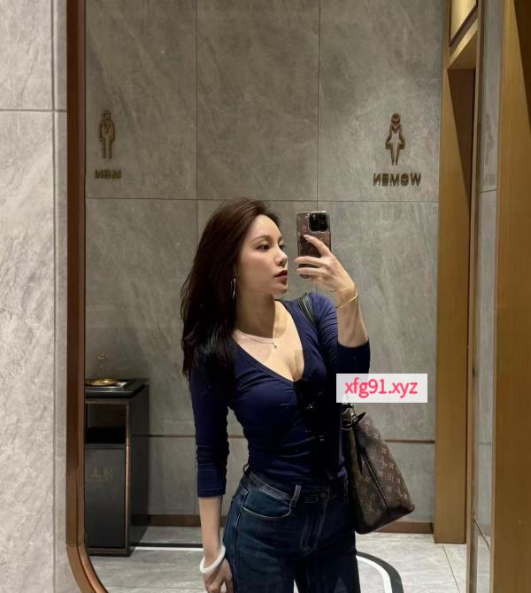 口爆美乳翘臀御姐 - 寻芳阁