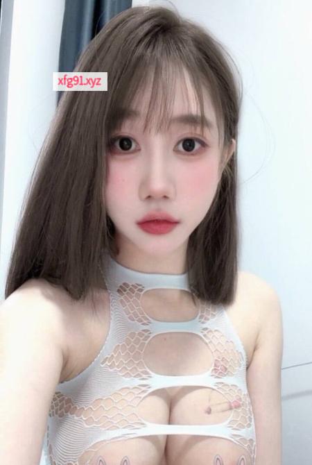 爆乳E奶妖精圆圆 - 寻芳阁