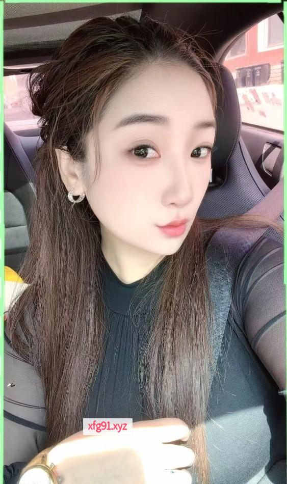 很不错的大胸妹子 - 寻芳阁