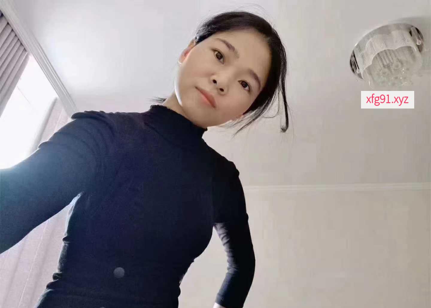 青山服务控如梦 - 寻芳阁