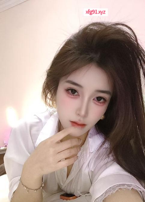 东站小妖姬骚货 - 寻芳阁