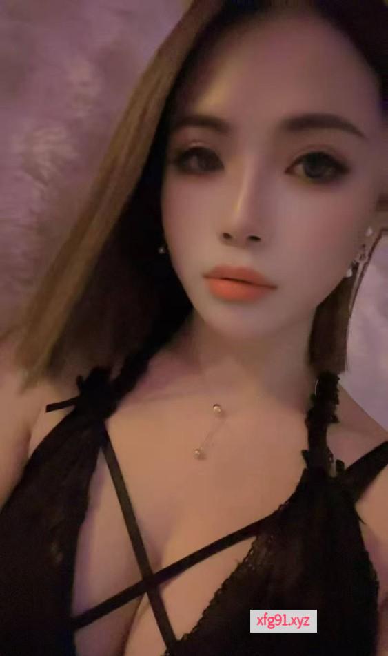 大胸少妇小小 - 寻芳阁