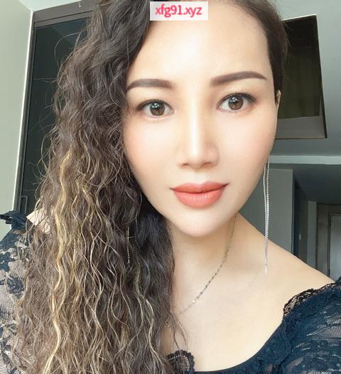 风骚的少妇大波妹 - 寻芳阁