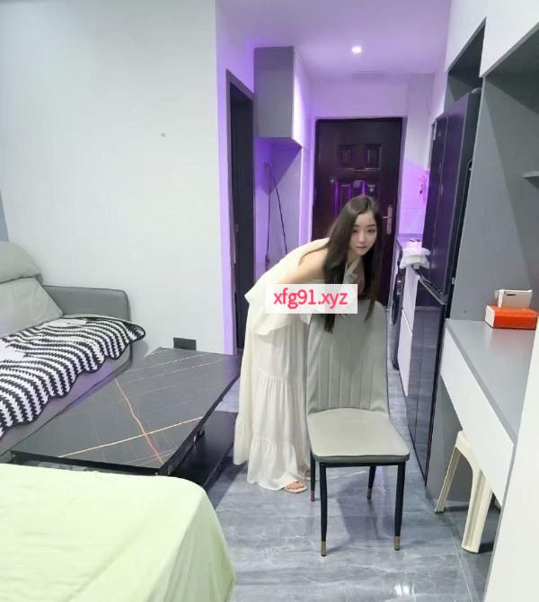 大奶美腿少妇糖果 - 寻芳阁