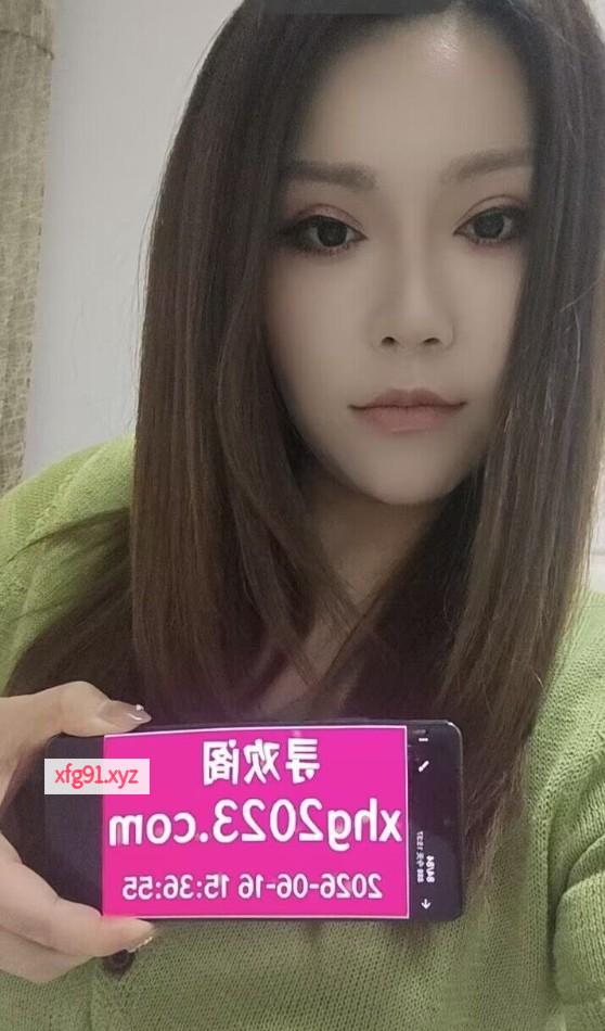 大奶子风骚少妇 - 寻芳阁