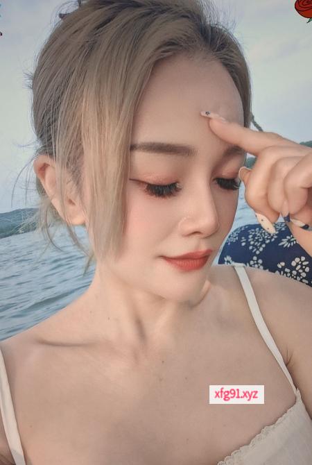 奔放御姐晓晓 - 寻芳阁