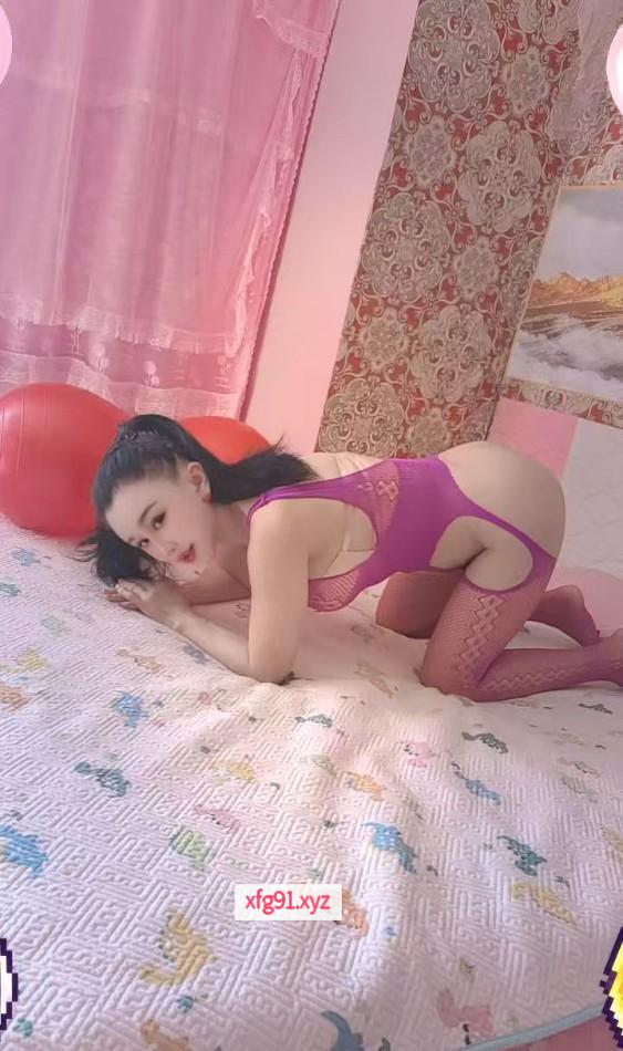 大胸服务系少妇 - 寻芳阁