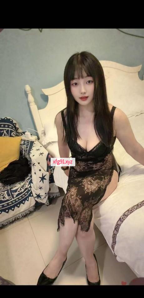 朝阳黑色吊带小少妇 - 寻芳阁