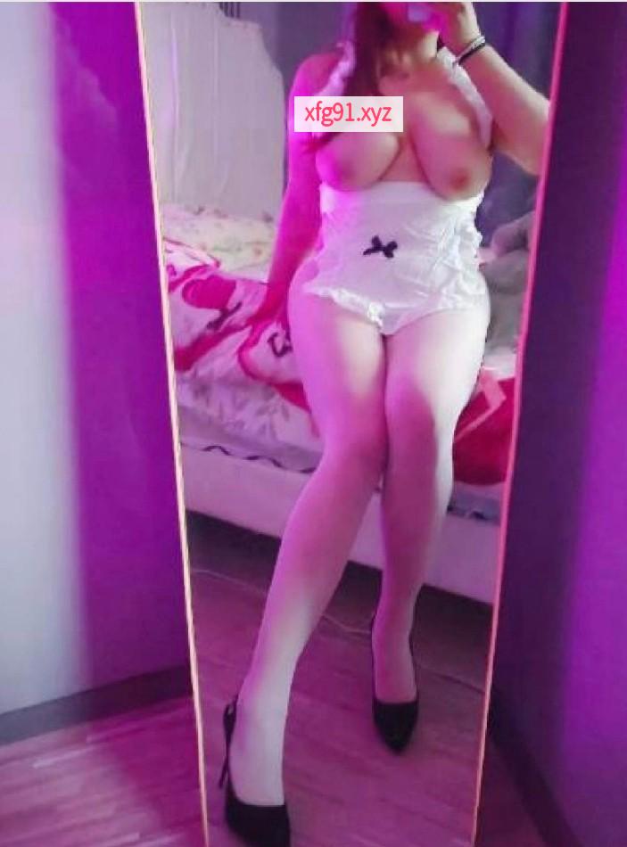 十里河大胸少妇 - 寻芳阁