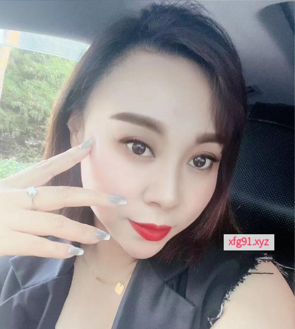 风骚肥臀小少妇 - 寻芳阁