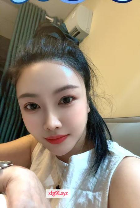 黑丝邻家小姐姐 - 寻芳阁