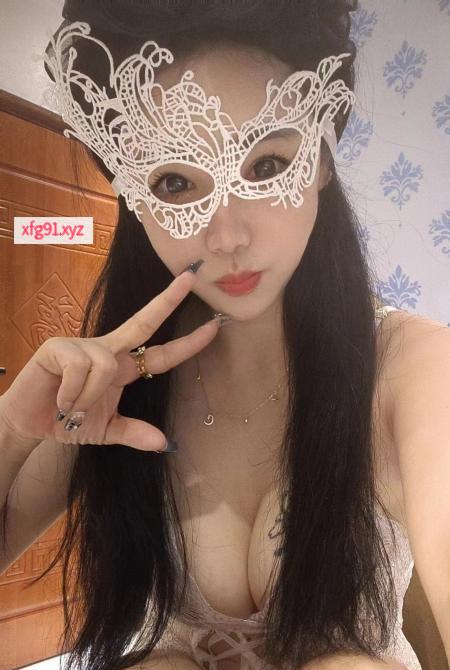 可舌吻69的莞式女王 - 寻芳阁
