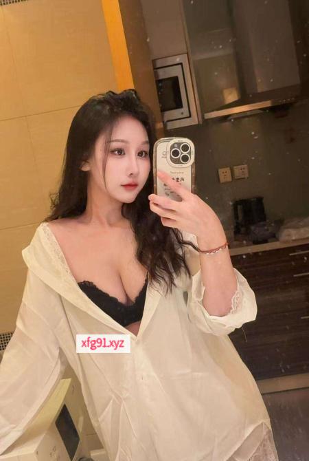 娇艳欲滴的小妹妹 - 寻芳阁
