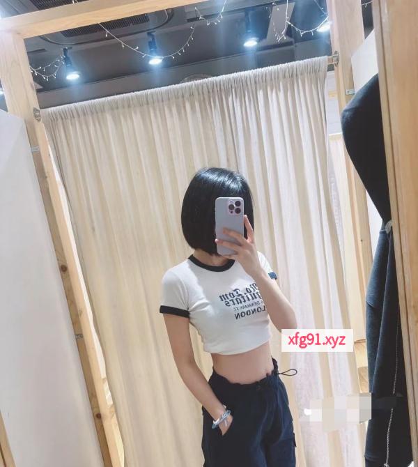 瑜伽教练凌兮 - 寻芳阁