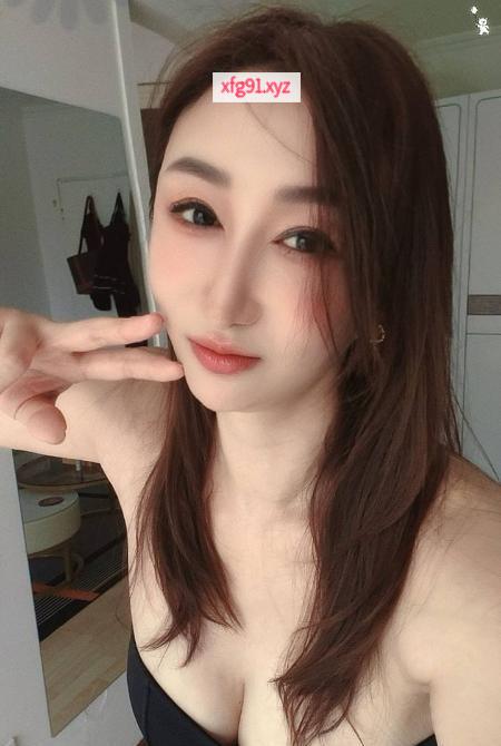风骚性感身材小姐姐 - 寻芳阁