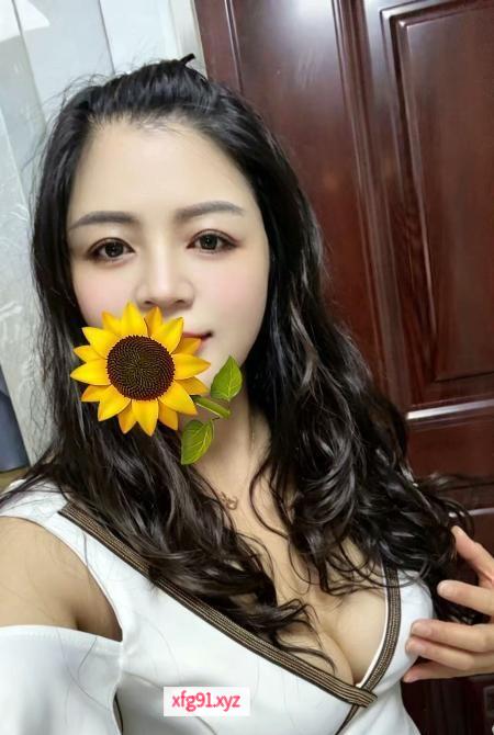 大胸骚婊 - 寻芳阁