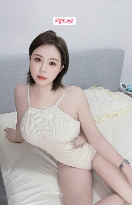 大胸服务系短发妹子 - 寻芳阁