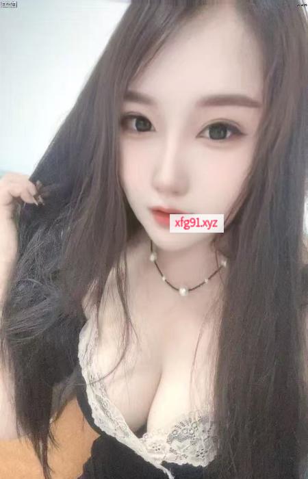 丰满大胸小骚妇 - 寻芳阁
