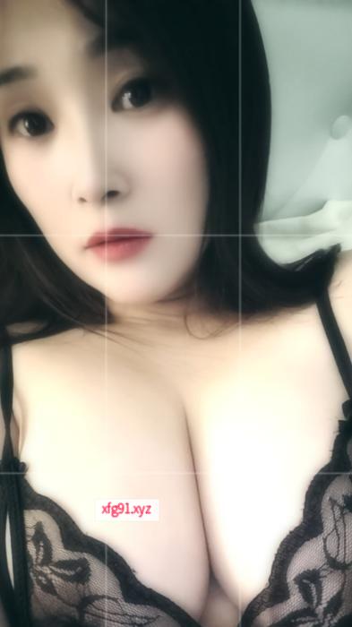 大胸少妇可包时 - 寻芳阁