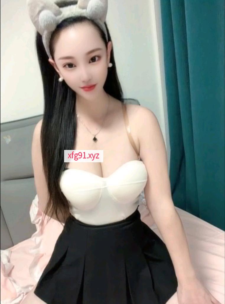 西湖巨乳翘臀骚御姐 - 寻芳阁