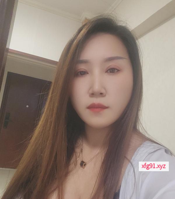 性感的小少妇 - 寻芳阁