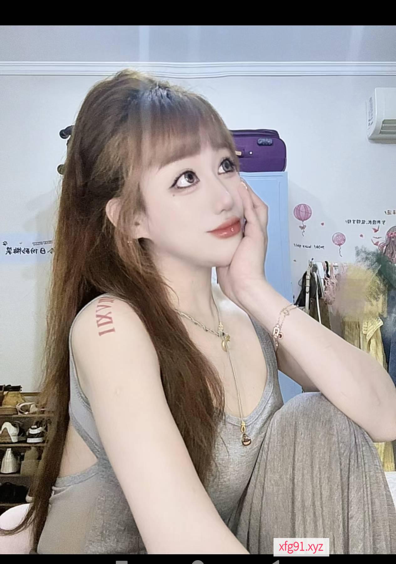 朝阳萌萌，性感嫩妹 - 寻芳阁