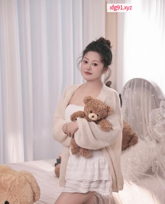 坦克大屁股小妹 - 寻芳阁