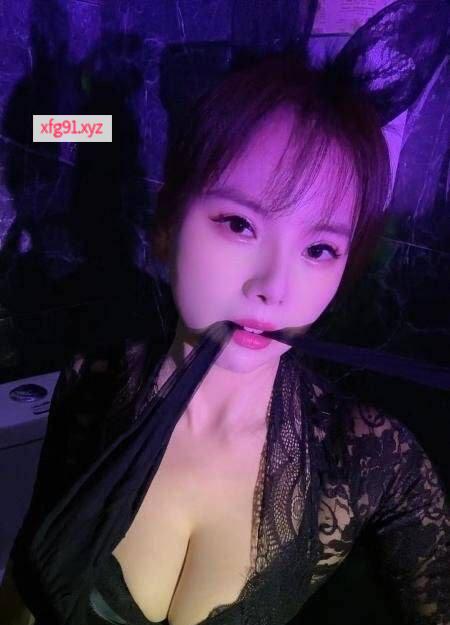 短发性感丰满妹妹 - 寻芳阁