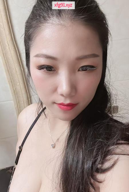 36D大白兔少妇 - 寻芳阁