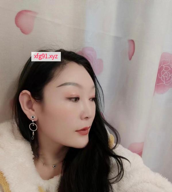 古美巨乳丰满少妇 - 寻芳阁