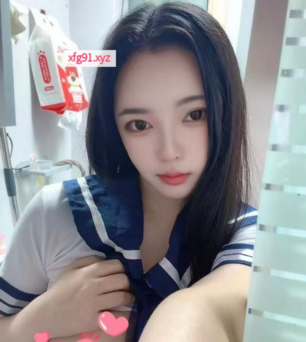 制服诱惑大胸 - 寻芳阁
