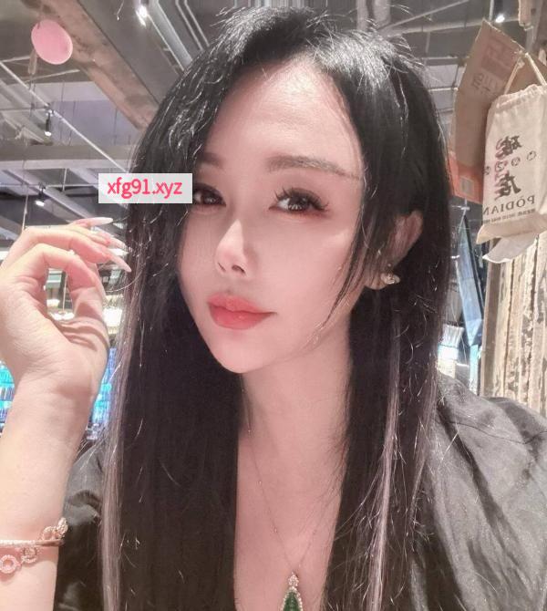 让人心动的气质骚货 - 寻芳阁