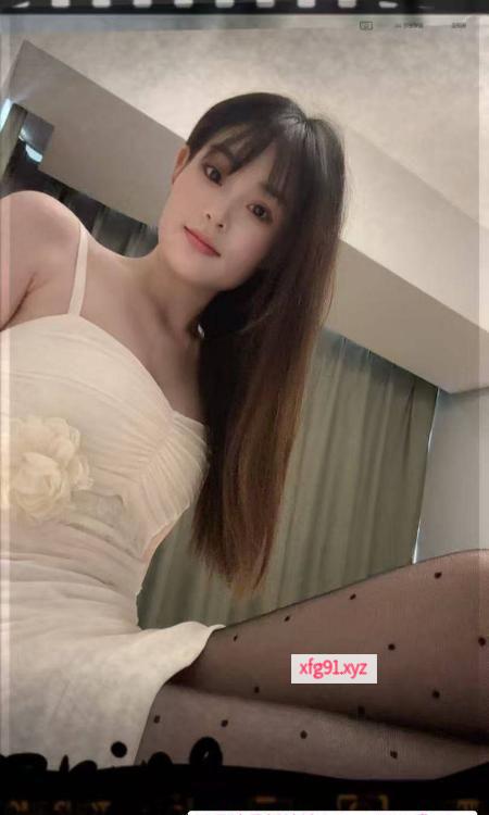 舌吻可爱嫩妹 - 寻芳阁