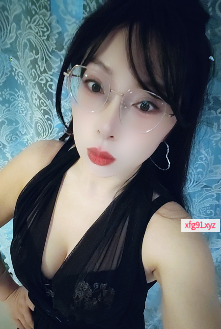 后花园服务御姐 - 寻芳阁