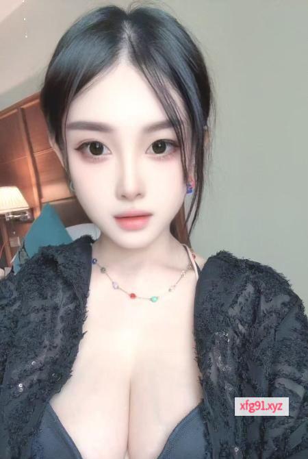 三点粉大胸秀秀 - 寻芳阁