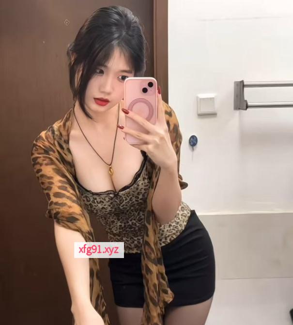 极品嫩妹细腿美乳活好 - 寻芳阁