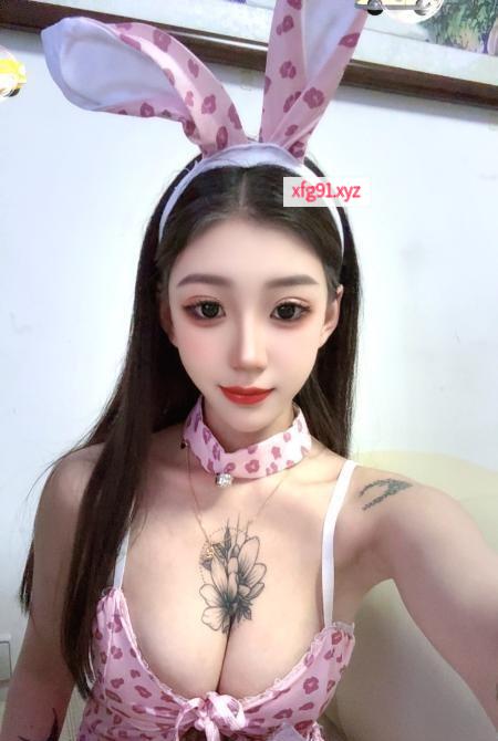 南开凌奥白虎大胸骚妹 - 寻芳阁