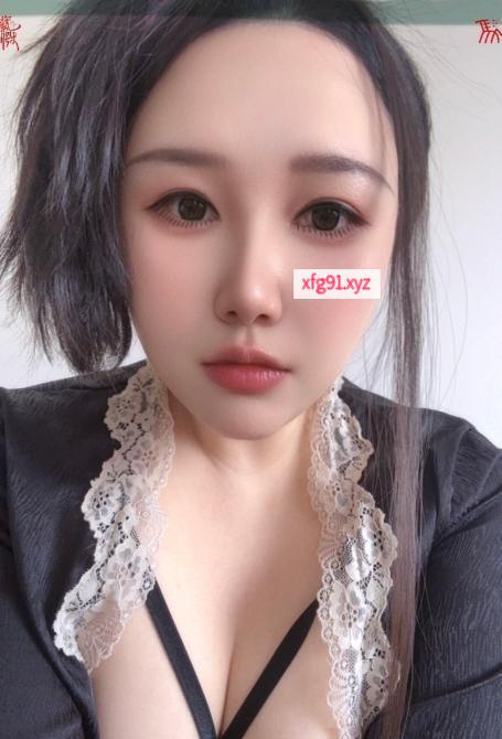 黑丝丰满小姐姐 - 寻芳阁