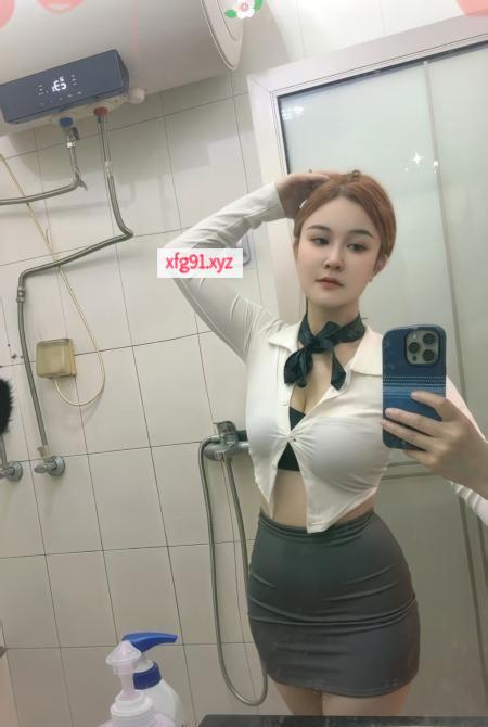 美乳风情御姐 - 寻芳阁