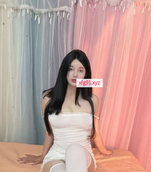 性感大奶翘臀妹子 - 寻芳阁