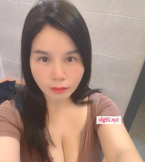 美臀骚货少妇 - 寻芳阁