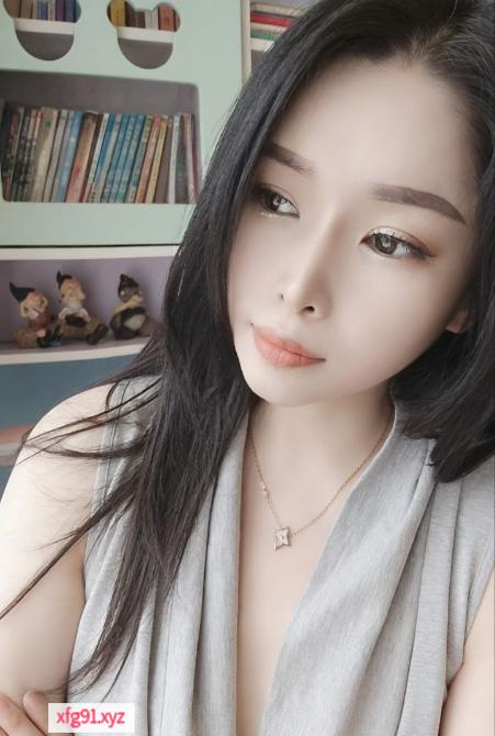 龙华风骚肥臀小妮 - 寻芳阁