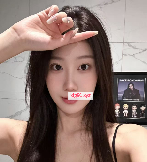 长腿大胸高颜值美女 - 寻芳阁