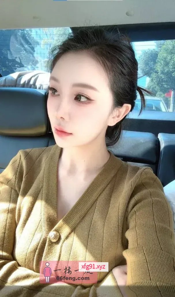 性感制服小梦 - 寻芳阁