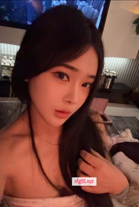 东站巨乳颜值小乔 - 寻芳阁